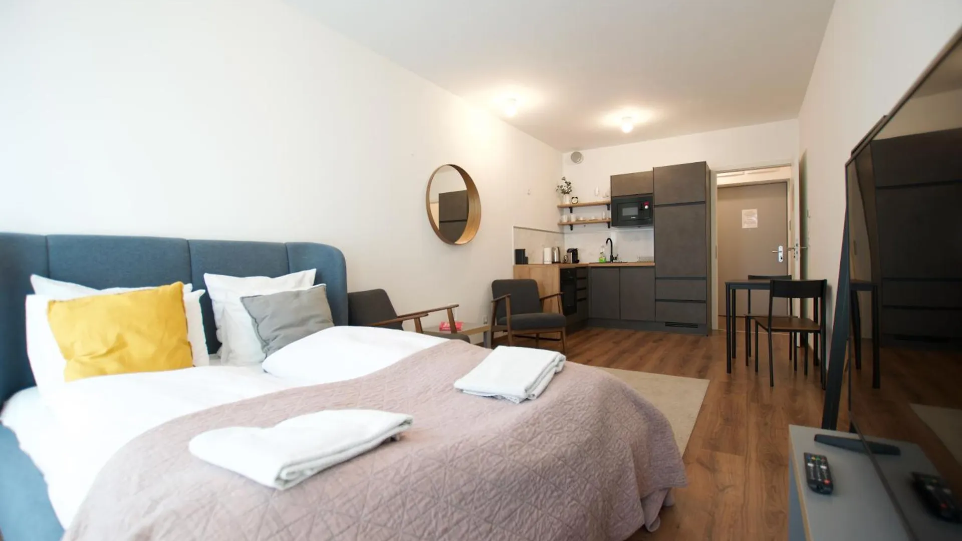 Premium Apartment By Hi5 - Studio - Jewish Quarter Budapest Hungary
